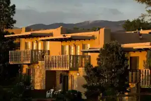 Fort Marcy Hotel Suites by All Seasons Resort Lodging, Санта-Фе