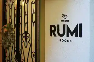 Rumi Rooms, Комо