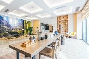 Atour Hotel Hongqiao National Exhibition Center Minbei Road Shanghai, Шанхай
