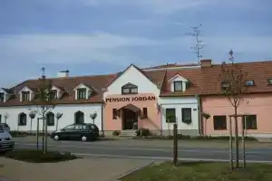 Pension Jordán, Леднице