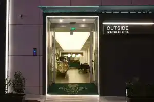 Outside Hotel, Фоджа