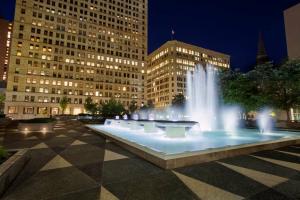 Embassy Suites by Hilton Pittsburgh Downtown, Питтсбург