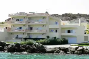 Christi Apartments, Каливес