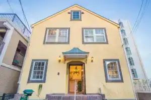 Iza Enoshima Guesthouse & Bar, Фудзисава