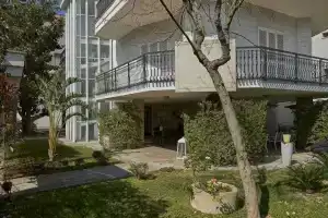 Il Giardino di Flora, Лечче