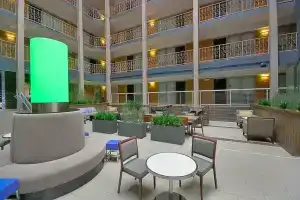 Embassy Suites by Hilton Denver Central Park, Аврора