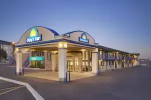 Days Inn by Wyndham Lethbridge, Летбридж