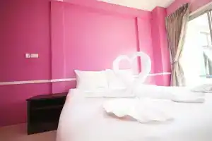 Отель Pleasure Harbour Boutique, Банг Рак