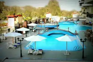 Aifu Resort, Александрия