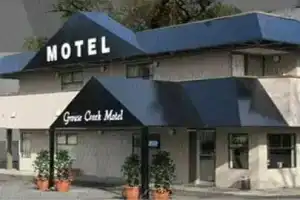 Grouse Creek Motel, Суррей