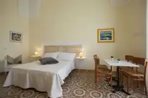 Suite Nina 2, Нардо