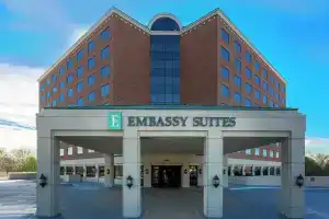 Embassy Suites by Hilton Dallas Love Field, Даллас