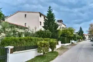 Apartment 1965, Banjole