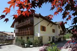 Garnì Manuela - Albergo Residence B&b, Кавалезе