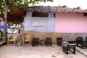 Captain Yut's Bungalow, Ко Липе