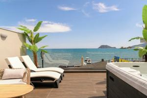 Pearl Luxury Living, Лаганас