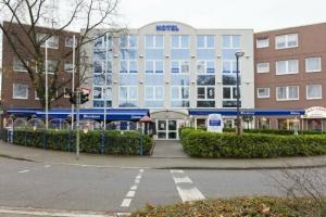 Hotel «am Berliner Platz», Лангенфельд