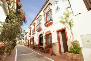 Hostal Apartamentos el Gallo, Марбелья