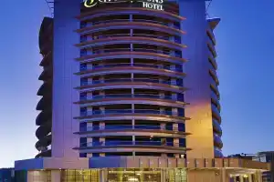 DoubleTree by Hilton Dubai Port Saeed, Дубай