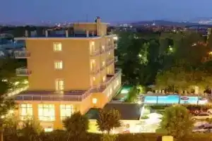 Hotel «Bahama», Римини