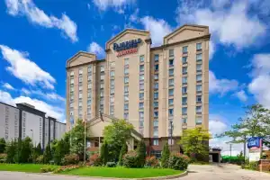 Fairfield by Marriott Inn & Suites Toronto Airport, Миссисауга