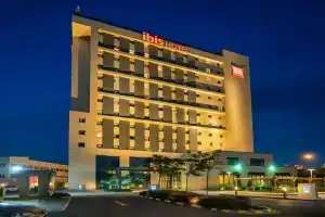 Ibis Istanbul Tuzla Hotel, Тузла