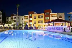 Kefalos Damon Hotel Apartments, Пафос
