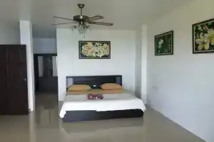 Baan Leelawadee, Лаем-Сет-Бич