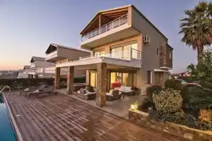 Villa Nefeli, Неа-Муданья