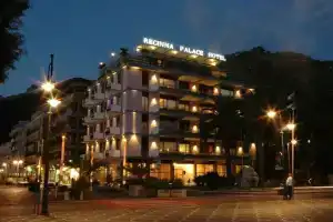 Reginna Palace Hotel, Майори