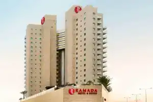 Ramada Hotel & Suites by Wyndham Netanya, Нетания