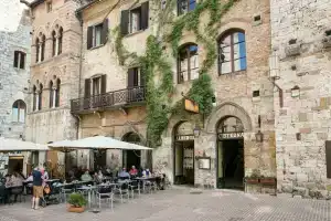 Hotel La Cisterna, Сан-Джиминьяно
