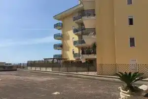 Casa Mediterraneo, Формия