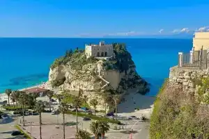 The Queen Tropea, Тропея
