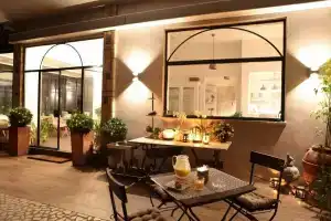 Casa Fioravanti, Альбиния