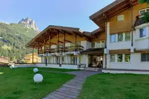 Hotel «Trento», Поцца-ди-Фасса