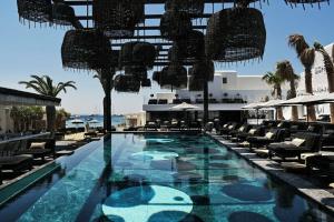 Myconian O Hotel, Орнос