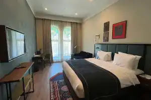 Hotel «Indigo Old Town», Батуми