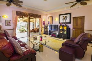 Luxury Private Villa Near Pattaya Thailand, Банпонг