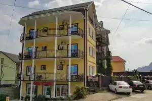 Гостиница «Кунеш», Коктебель