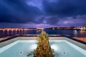 Shapes Luxury Suites, Эрмуполис