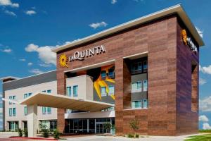 Days Inn by Wyndham Canmore, Кенмор