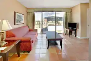 817 Hotel Days Inn by Wyndham Att Stadium/Texas Live, Арлингтон