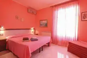 B&b Ondazzurra, Джойоза-Мареа
