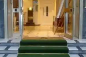 Le Laurier Blanc, Ницца