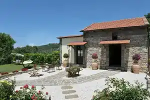 Casa Nando, Нерано