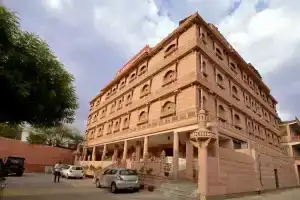 Lilypool - The Heritage Jalmahal, Джайпур