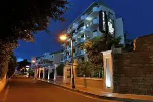 Hotel & Apartments Villa Linda, Джиардини-Наксос