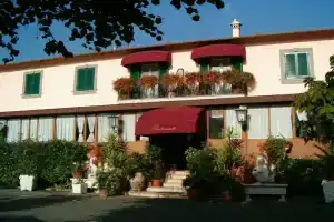 Hotel Squarciarelli, Марино