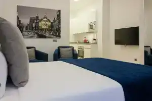 Arenal Suites Gran VIA, Мадрид